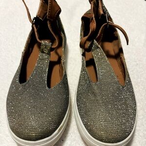 Brand New Women’s Unique Sneakers By ANYTHING BUT MONDAY - Size 9 - Box 72